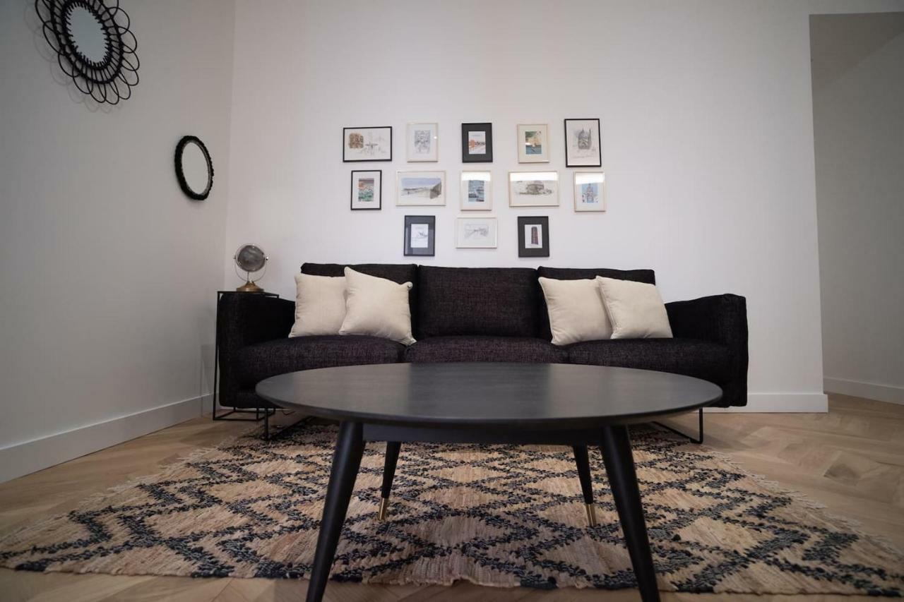 2 Chambres, Hyper-centre Avec Joli Patio * Nantes